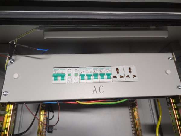Naar omschrijving van AST19-8622-OUT-A - 22HE, IP55, OUTDOOR, 19