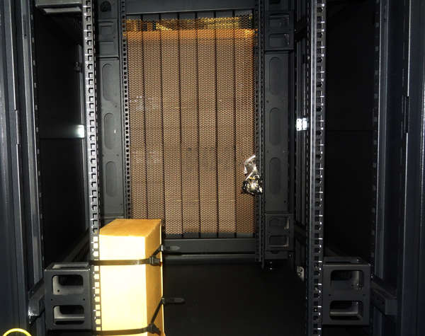 Naar omschrijving van AST19-8842PC - 19' Serverkast, 42U geperforeerde deuren, 2 Compartimenten, BxDxH 800x800x2000mm