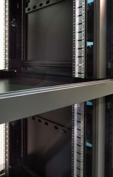 Naar omschrijving van AST19-8042GC - 19' Serverkast, 42U glazen deuren, 2 Compartimenten BxDxH 800x1000x2000mm